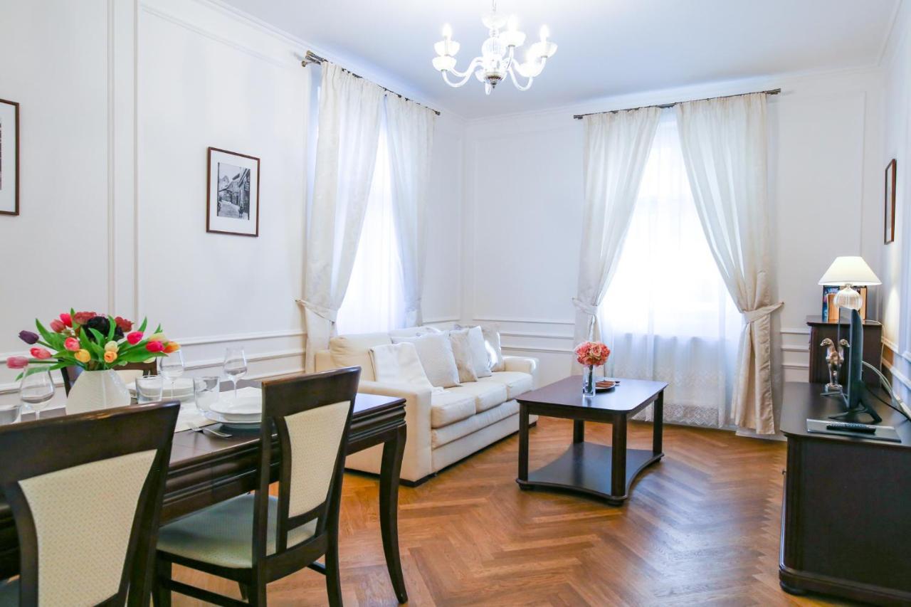White & Gray Apartments Prague Exterior photo