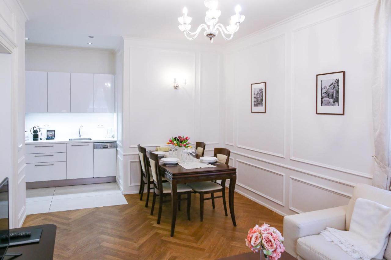 White & Gray Apartments Prague Exterior photo